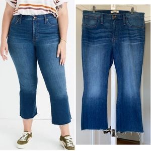 MADEWELL Plus Size Cali Demi Boot Cropped Jeans Raw Hem Edition size 33P